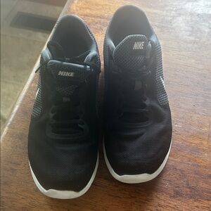 Nike Men's Black Mesh Sneakers with White Soles